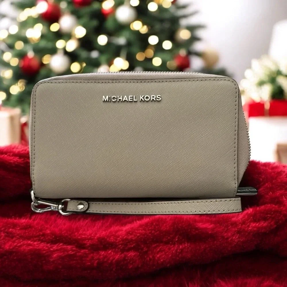 ๐ Michael Kors Jet Set Large Travel Continental Wallet Color Cement - Picture 1 of 4